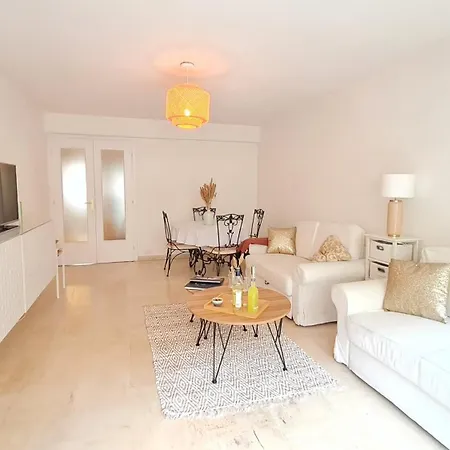 Happy - 2 Terraces - 1min To The 아파트 *