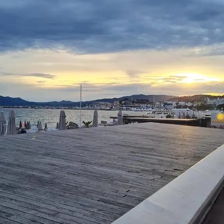 Happy - 2 Terraces - 1min To The 아파트 *