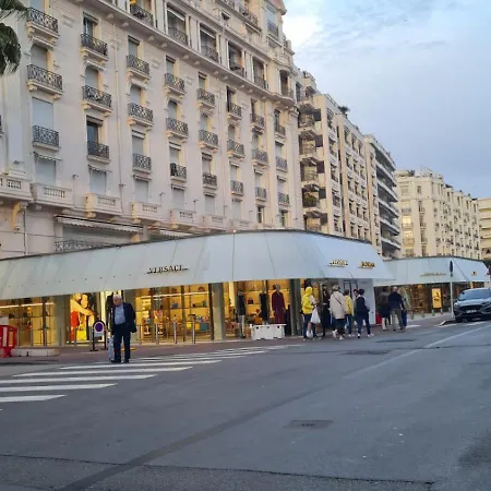 아파트 Happy - 2 Terraces - 1min To The *